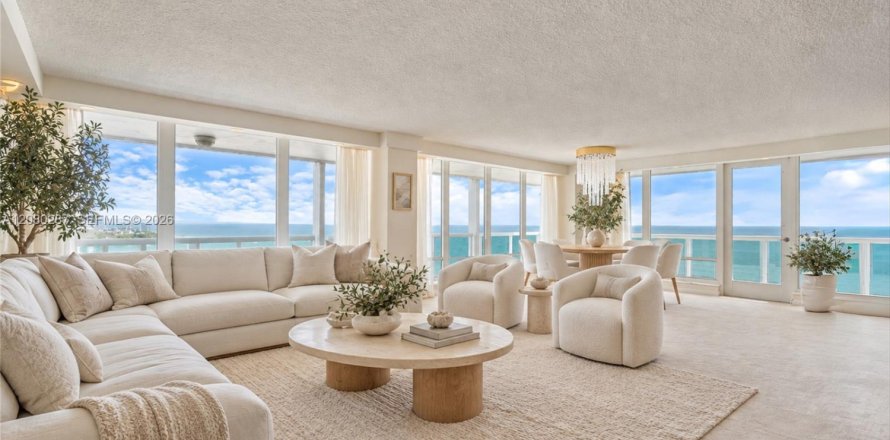 Condo in Fort Lauderdale, Florida, 2 bedrooms  № 2392512
