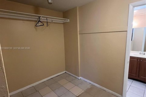 Condominio en alquiler en Lauderhill, Florida, 1 dormitorio, 68.28 m2 № 2030568 - foto 5
