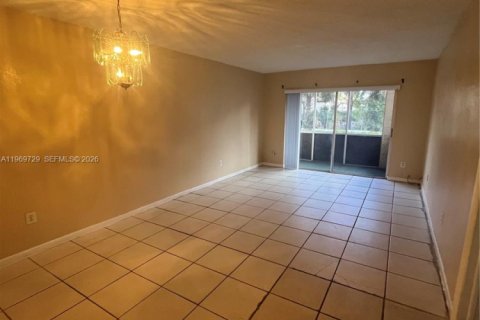 Condominio en alquiler en Lauderhill, Florida, 1 dormitorio, 68.28 m2 № 2030568 - foto 8