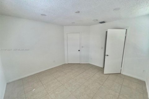 Copropriété à vendre à Hialeah, Floride: 1 chambre, 72.65 m2 № 2036599 - photo 5