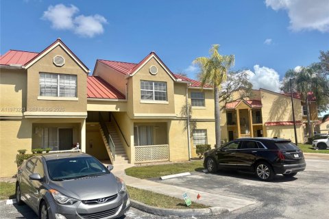 Copropriété à vendre à Hialeah, Floride: 1 chambre, 72.65 m2 № 2036599 - photo 2