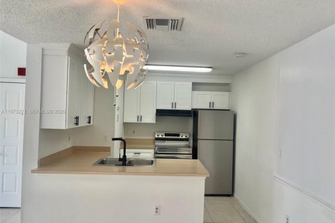 Copropriété à vendre à Hialeah, Floride: 1 chambre, 72.65 m2 № 2036599 - photo 7