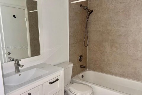 Copropriété à vendre à Hialeah, Floride: 1 chambre, 72.65 m2 № 2036599 - photo 6