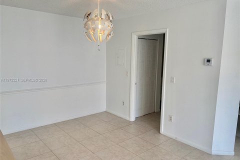 Copropriété à vendre à Hialeah, Floride: 1 chambre, 72.65 m2 № 2036599 - photo 9