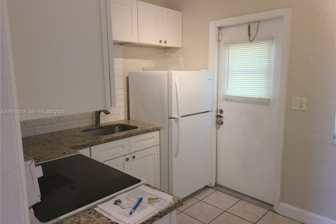 Снять в аренду квартиру в Холливуд, Флорида 1 спальня, 48.77м2, № 2040972 - фото 4