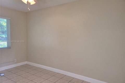 Снять в аренду квартиру в Холливуд, Флорида 1 спальня, 48.77м2, № 2040972 - фото 5