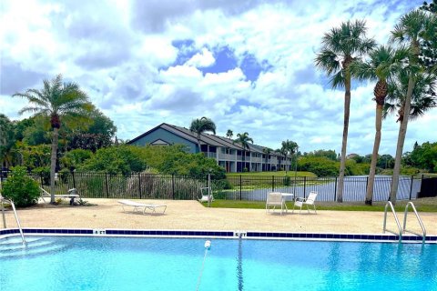 Condo in Sarasota, Florida, 2 bedrooms  № 2206686 - photo 3