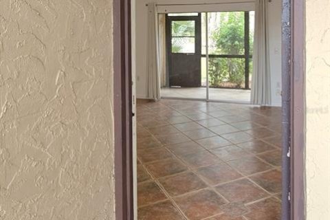 Condo in Sarasota, Florida, 2 bedrooms  № 2206686 - photo 5