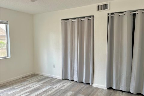 Condo in Sarasota, Florida, 2 bedrooms  № 2206686 - photo 15
