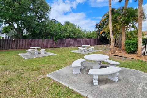 Condo in Sarasota, Florida, 2 bedrooms  № 2206686 - photo 30