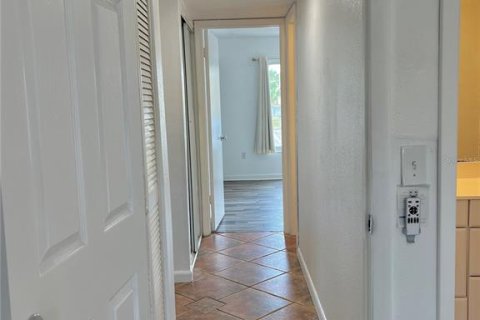 Condo in Sarasota, Florida, 2 bedrooms  № 2206686 - photo 19