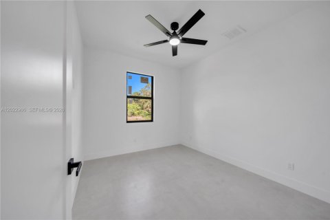 Casa en venta en Lehigh Acres, Florida, 4 dormitorios, 165.18 m2 № 2087266 - foto 26