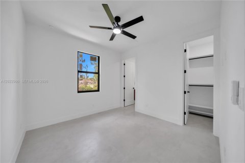 Casa en venta en Lehigh Acres, Florida, 4 dormitorios, 165.18 m2 № 2087266 - foto 21