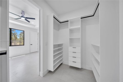 Casa en venta en Lehigh Acres, Florida, 4 dormitorios, 165.18 m2 № 2087266 - foto 29