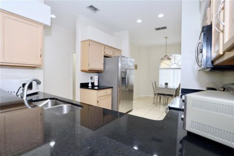 Adosado en venta en Kissimmee, Florida, 2 dormitorios, 131.64 m2 № 2202557 - foto 17