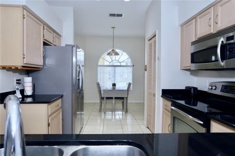 Adosado en venta en Kissimmee, Florida, 2 dormitorios, 131.64 m2 № 2202557 - foto 15