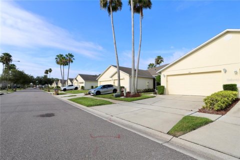 Adosado en venta en Kissimmee, Florida, 2 dormitorios, 131.64 m2 № 2202557 - foto 8