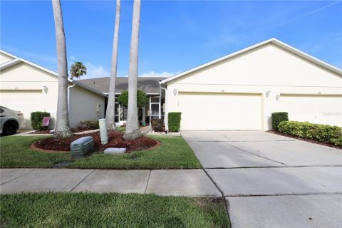 Adosado en venta en Kissimmee, Florida, 2 dormitorios, 131.64 m2 № 2202557 - foto 2
