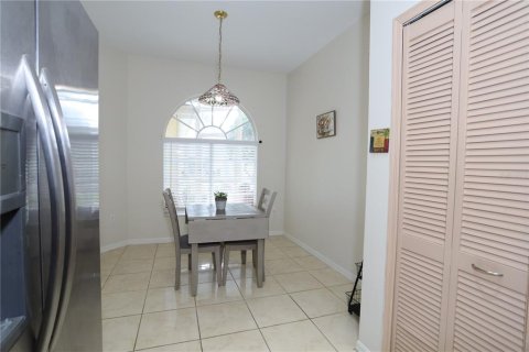 Adosado en venta en Kissimmee, Florida, 2 dormitorios, 131.64 m2 № 2202557 - foto 18