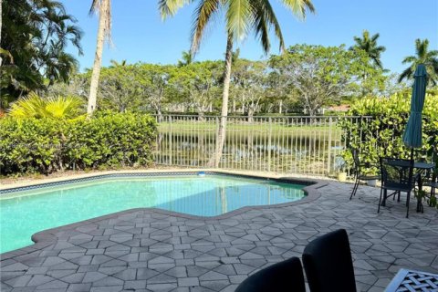 House in Weston, Florida 5 bedrooms, 250.19 sq.m. № 1865005 - photo 22