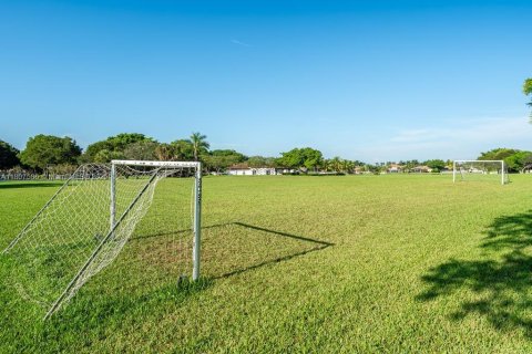 House in Weston, Florida 5 bedrooms, 250.19 sq.m. № 1865005 - photo 30