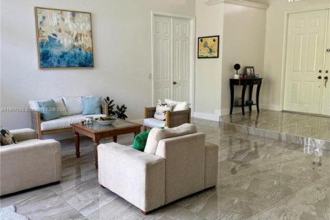 House in Weston, Florida 5 bedrooms, 250.19 sq.m. № 1865005 - photo 4