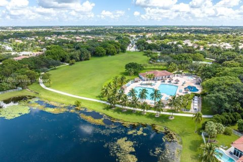 House in Weston, Florida 5 bedrooms, 250.19 sq.m. № 1865005 - photo 27