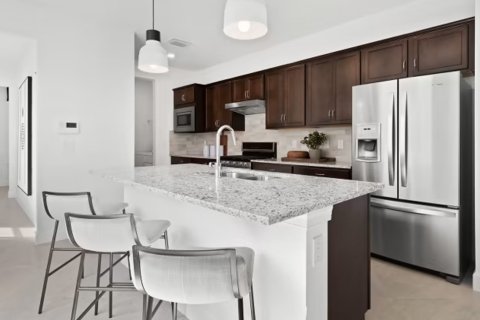 Townhouse in EDGEWATER AT BABCOCK RANCH in Punta Gorda, Florida 2 bedrooms, 154 sq.m. № 141367 - photo 1