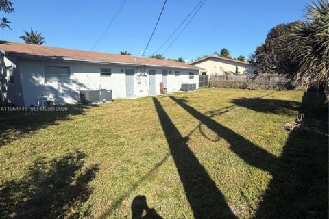 Propiedad comercial en Deerfield Beach, Florida 159.79 m2 № 2081113