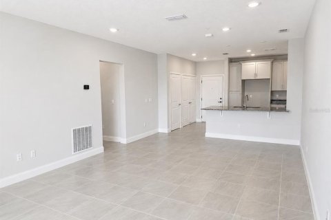 Condo in Orlando, Florida, 2 bedrooms № 2334288 - photo 8