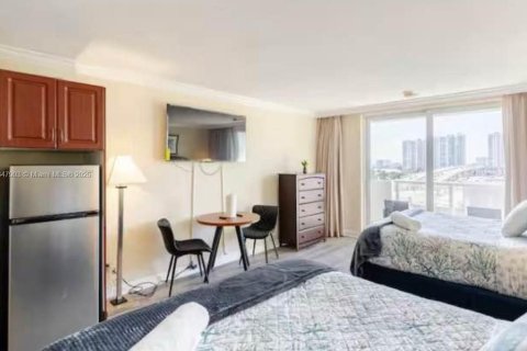 Купить кондоминиум в Санни-Айлс-Бич, Флорида 33.44м2, № 1936136 - фото 14