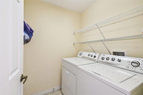 House in Davenport, Florida 5 bedrooms, 217.86 sq.m. № 1679903 - photo 20