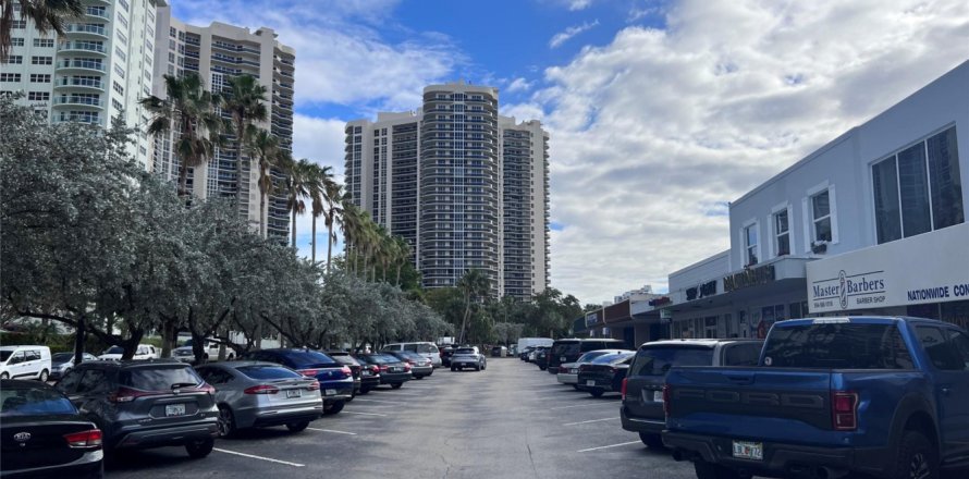 Condo in Fort Lauderdale, Florida, 2 bedrooms № 1024366