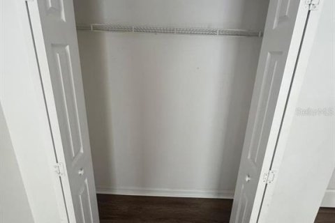 Снять в аренду таунхаус в Киссимми, Флорида 3 спальни, 158.21м2, № 2219378 - фото 3