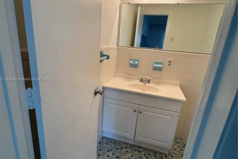 Appartement à louer à Pompano Beach, Floride: 2 chambres, 72.46 m2 № 2017233 - photo 13