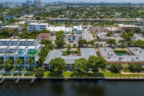 Appartement à louer à Pompano Beach, Floride: 2 chambres, 72.46 m2 № 2017233 - photo 2
