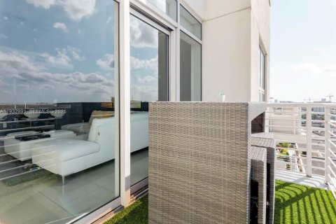 Condominio en alquiler en Miami, Florida, 1 dormitorio, 67.45 m2 № 1991153 - foto 13