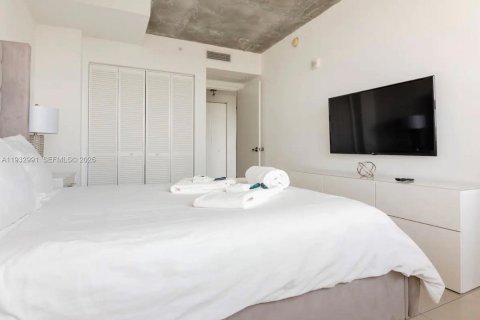 Condominio en alquiler en Miami, Florida, 1 dormitorio, 67.45 m2 № 1991153 - foto 10