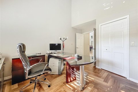 Villa ou maison à vendre à Oldsmar, Floride: 6 chambres, 415.74 m2 № 2094449 - photo 19