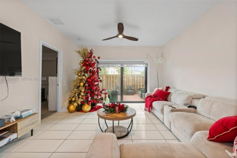 Condominio en venta en Doral, Florida, 3 dormitorios, 114.83 m2 № 2000742 - foto 10