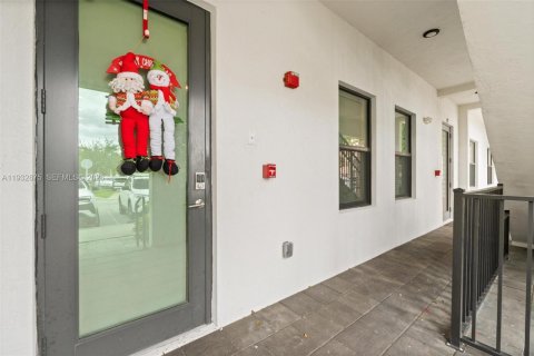 Condominio en venta en Doral, Florida, 3 dormitorios, 114.83 m2 № 2000742 - foto 2