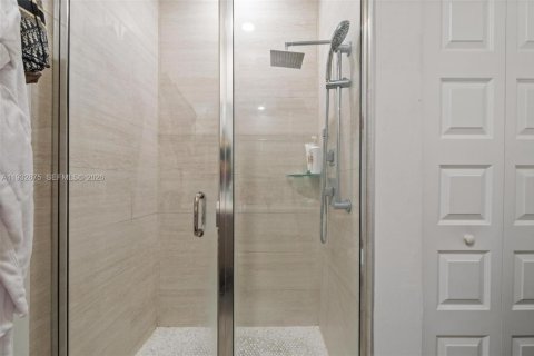 Condominio en venta en Doral, Florida, 3 dormitorios, 114.83 m2 № 2000742 - foto 17