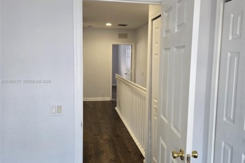 Condo in Miramar, Florida, 3 bedrooms № 2424955 - photo 7