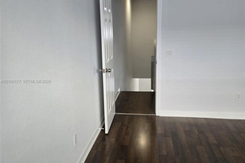 Condo in Miramar, Florida, 3 bedrooms № 2424955 - photo 11