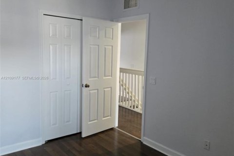 Condo in Miramar, Florida, 3 bedrooms № 2424955 - photo 10