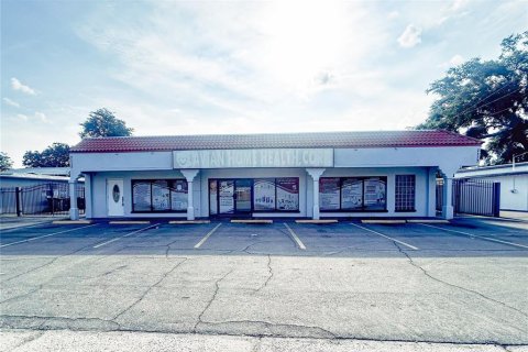 Propiedad comercial en Tampa, Florida 473.24 m2 № 2116398