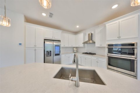 House in Apollo Beach, Florida 4 bedrooms, 211.17 sq.m. № 1569518 - photo 8