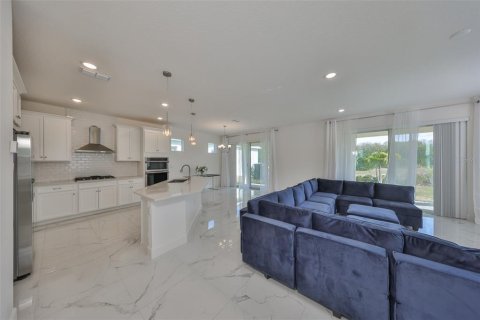 House in Apollo Beach, Florida 4 bedrooms, 211.17 sq.m. № 1569518 - photo 16