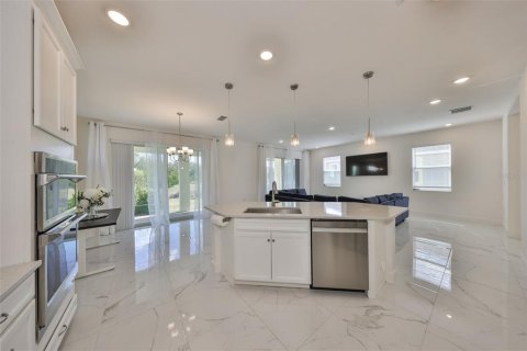 House in Apollo Beach, Florida 4 bedrooms, 211.17 sq.m. № 1569518 - photo 11