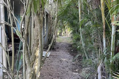 House in Sebastian, Florida 2 bedrooms, 100.24 sq.m. № 604636 - photo 1